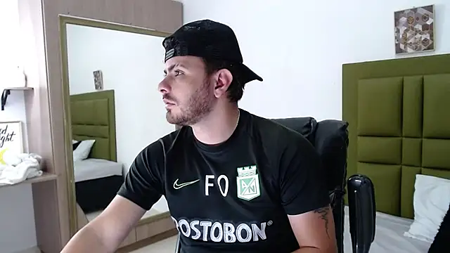 Snapshot of stive_0297 chatting on 01-08-26, 03:58 stive 0297 online show from 01-08-26, 03:58