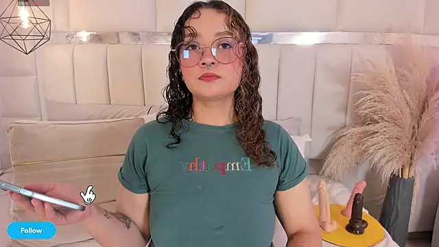 Im TaraBlack online show from 12-22-25, 04:42