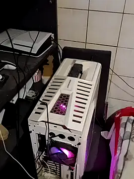 Snapshot of Pintiliescu chatting on 12-15-25, 10:36 Pintiliescu online show from 12-15-25, 10:36