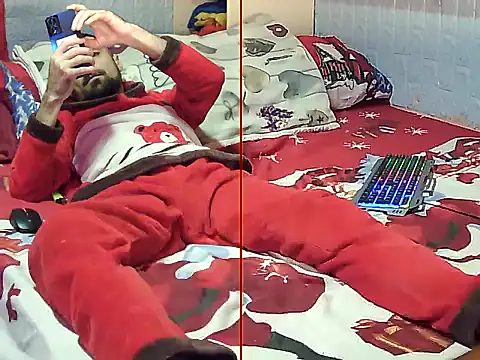 Snapshot of Pintiliescu chatting on 12-17-25, 10:54 Pintiliescu online show from 12-17-25, 10:54