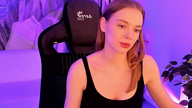 Snapshot of BellaHaadiid chatting on 12-21-25, 02:57 BellaHaadiid online show from 12-21-25, 02:57