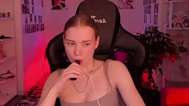 Snapshot of BellaHaadiid chatting on 01-10-26, 09:11 BellaHaadiid online show from 01-10-26, 09:11