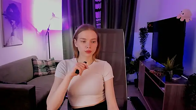 Snapshot of BellaHaadiid chatting on 01-15-26, 08:52 BellaHaadiid online show from 01-15-26, 08:52