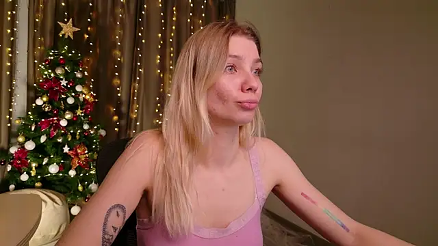 Snapshot of shark_attack52 chatting on 01-09-26, 02:53 shark attack52 online show from 01-09-26, 02:53