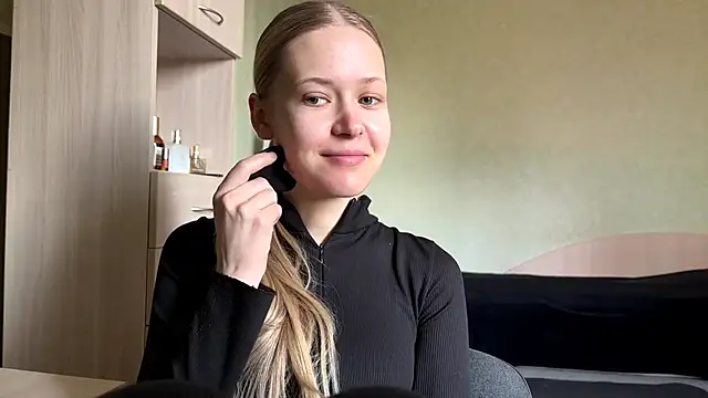 ZaidaSchwarten online show from 03-21-26, 08:30