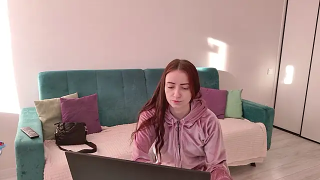 Sandra Prafer online show from 03-07-26, 04:53