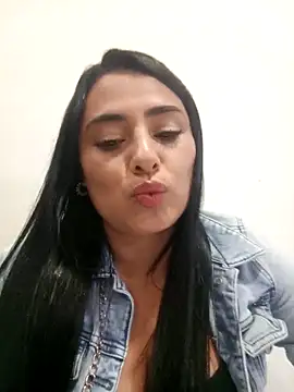 sara nina online show from 12-20-25, 12:40