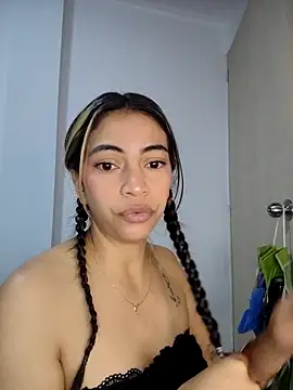 Snapshot of Evangeline_Bonnet chatting on 03-28-26, 10:04 Evangeline Bonnet online show from 03-28-26, 10:04