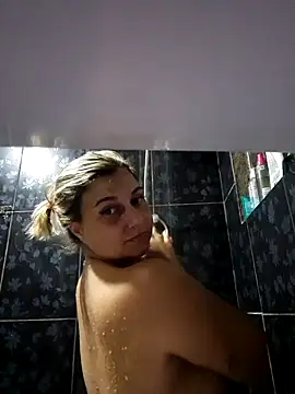 loiragostosa69 online show from 04-23-26, 08:22