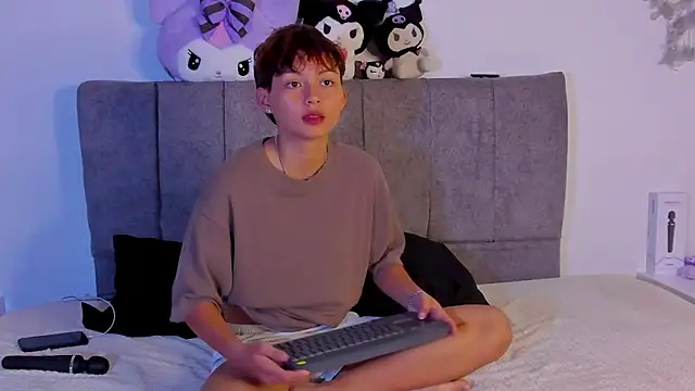 tefi meow  online show from 03-12-26, 02:01