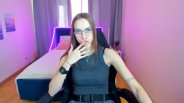 Steel Dolll online show from 03-05-26, 08:32