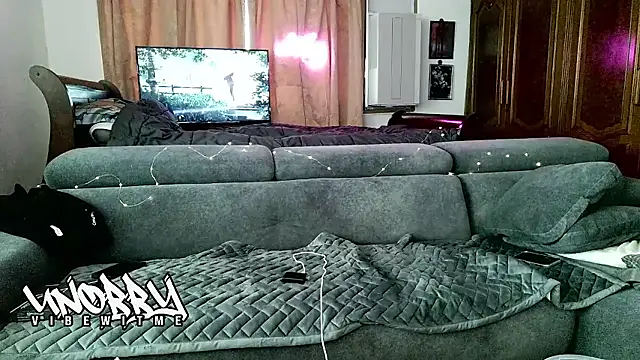 filthyuno online show from 12-15-25, 01:54