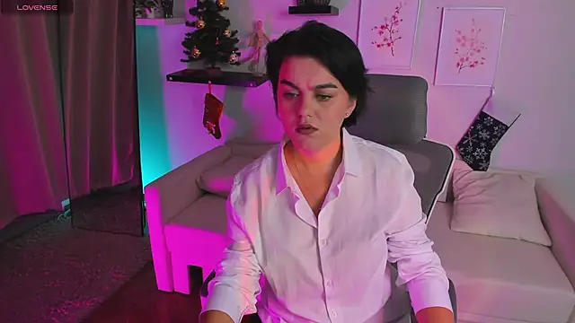 Sofia Fisher online show from 12-16-25, 07:24