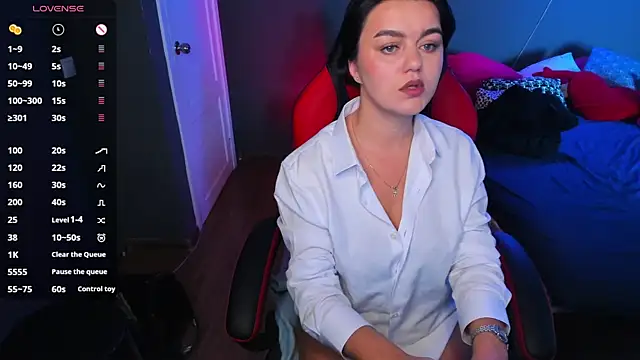 Sofia Fisher online show from 12-19-25, 07:37