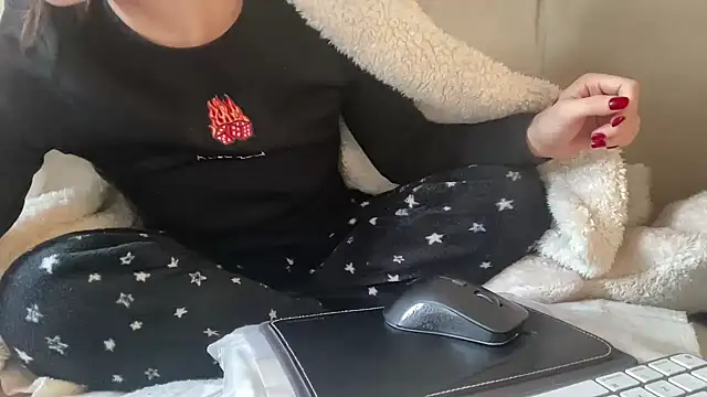 ijustturned18today online show from 12-22-25, 12:13