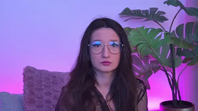 TheaMalekoo online show from 04-14-26, 07:03