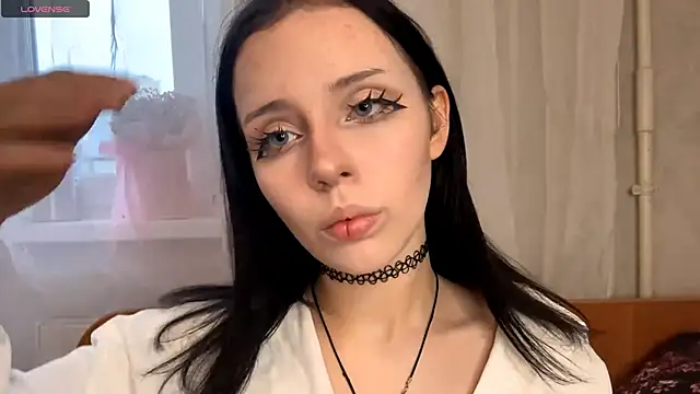 Eva blo0m online show from 12-15-25, 09:02