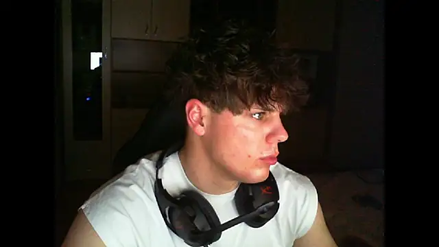 GymGuy0505 online show from 12-14-25, 09:52