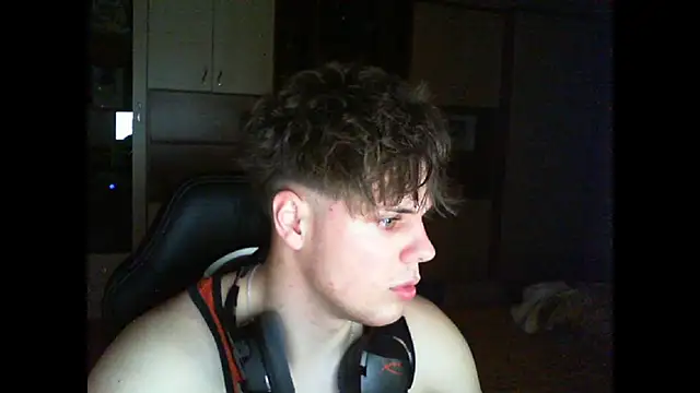 GymGuy0505 online show from 12-16-25, 10:37