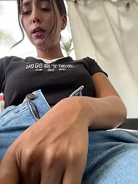 Valeria-escobar online show from 04-12-26, 02:22