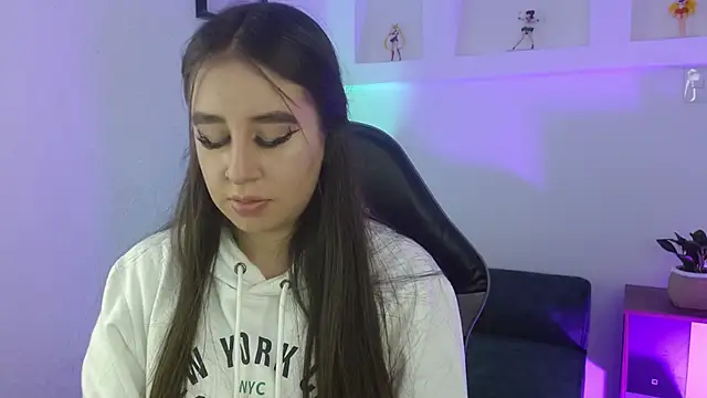 Cherylloviing  online show from 12-22-25, 12:13