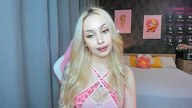 LanaMiracle online show from 02-17-26, 04:09