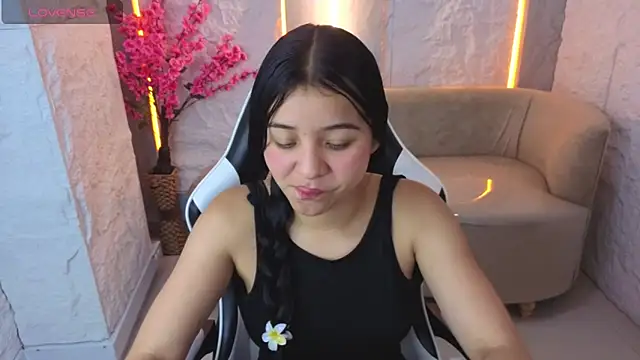 Sofi Adams Tx online show from 12-19-25, 12:56