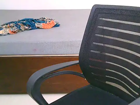 Snapshot of Its-rousee chatting on 12-21-25, 08:10 Its-rousee online show from 12-21-25, 08:10