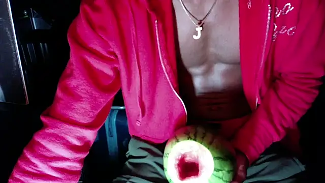 ISLANDBANANA1 online show from 12-15-25, 07:01