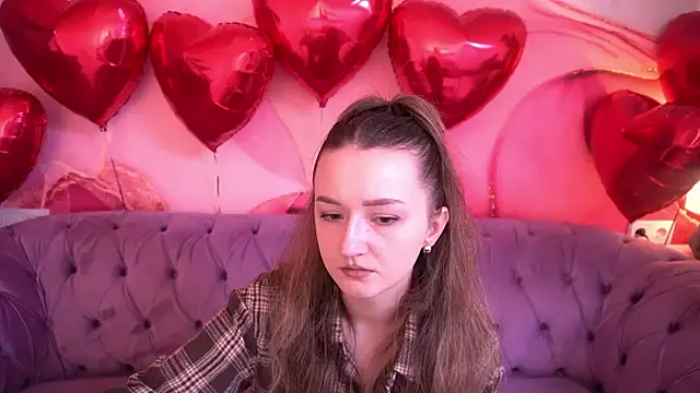 Snapshot of CyrenaLuxe chatting on 02-11-26, 01:16 CyrenaLuxe online show from 02-11-26, 01:16