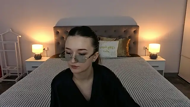 Snapshot of CyrenaLuxe chatting on 04-03-26, 01:53 CyrenaLuxe online show from 04-03-26, 01:53