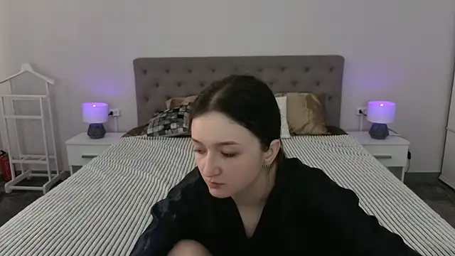 Snapshot of CyrenaLuxe chatting on 04-04-26, 05:49 CyrenaLuxe online show from 04-04-26, 05:49