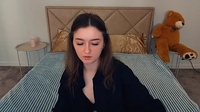 Snapshot of CyrenaLuxe chatting on 04-29-26, 12:53 CyrenaLuxe online show from 04-29-26, 12:53