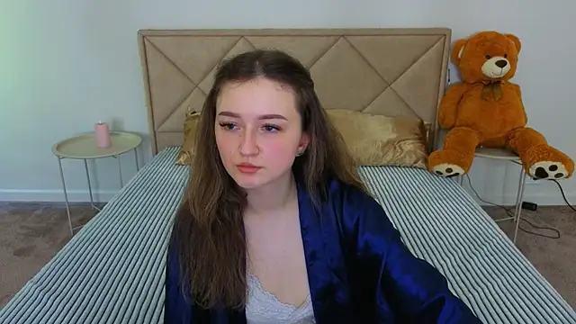 Snapshot of CyrenaLuxe chatting on 05-03-26, 11:49 CyrenaLuxe online show from 05-03-26, 11:49