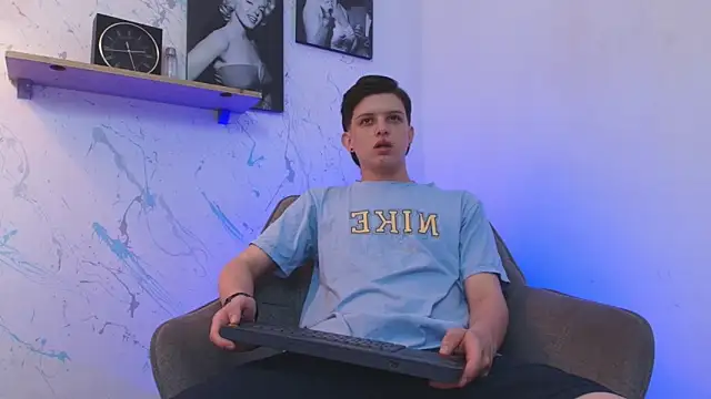 sebastamayo  online show from 04-10-26, 12:54