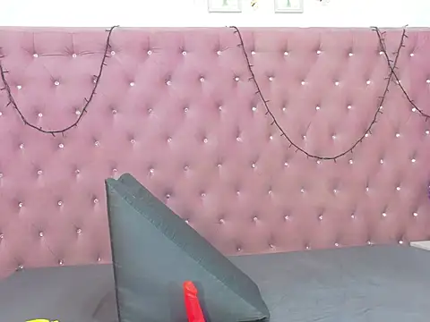 ValentinaFranco1 online show from 01-07-26, 08:44