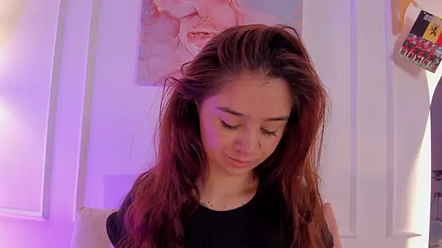 Amelia Saenz  online show from 06-21-26, 11:35