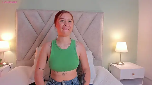 Amelia Saenz  online show from 06-26-26, 03:16