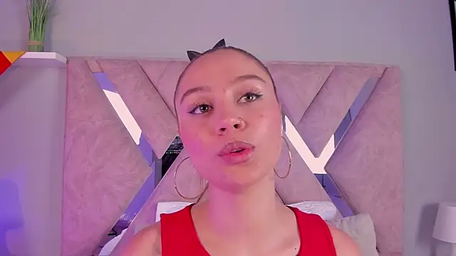 Amelia Saenz  online show from 07-14-26, 03:07