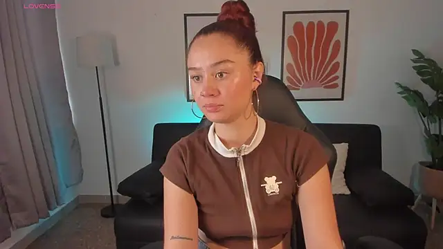 Amelia Saenz  online show from 07-23-26, 03:32