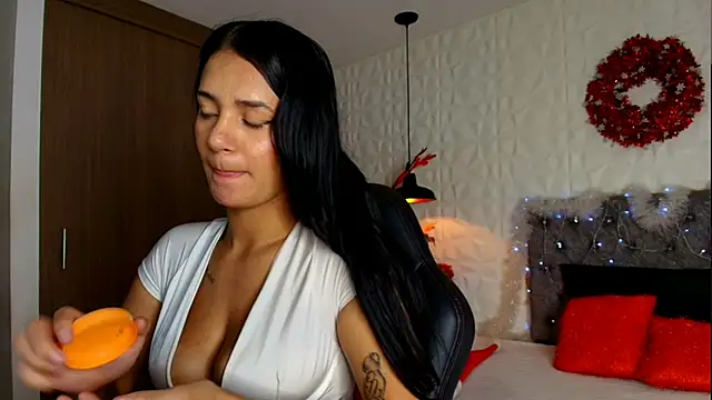 Snapshot of alisson-dl chatting on 12-19-25, 05:20 alisson-dl online show from 12-19-25, 05:20