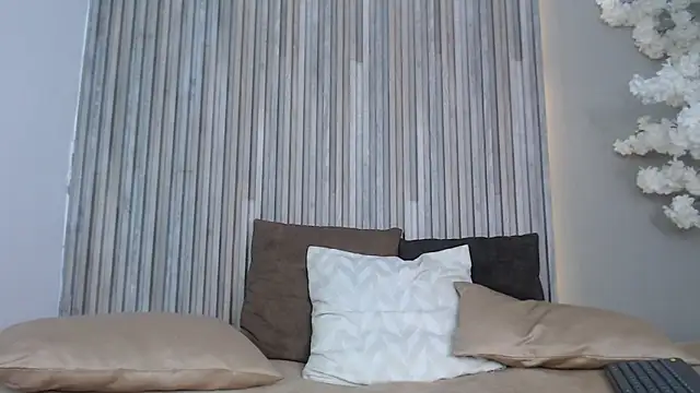 Snapshot of SmoothAlpha_ chatting on 12-18-25, 02:23 SmoothAlpha online show from 12-18-25, 02:23