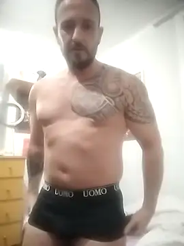 Snapshot of Tonybp84 chatting on 12-16-25, 03:33 Tonybp84 online show from 12-16-25, 03:33