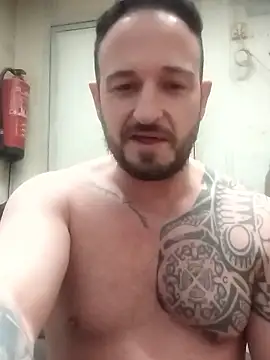 Snapshot of Tonybp84 chatting on 01-15-26, 05:23 Tonybp84 online show from 01-15-26, 05:23