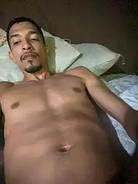 Snapshot of rocchw chatting on 01-14-26, 02:50 rocchw online show from 01-14-26, 02:50