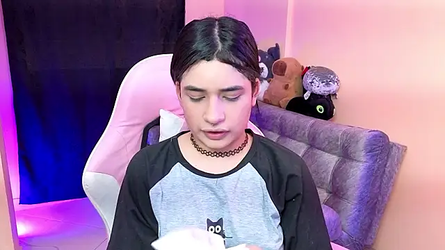 bonnieTaylor1 online show from 01-15-26, 07:39