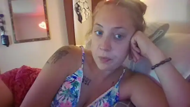 dixielover1229 online show from 06-15-26, 10:45