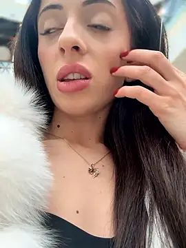 YeaLina online show from 01-08-26, 11:23