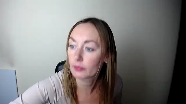 LiaSeass  online show from 12-14-25, 02:33