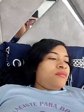 Snapshot of DAFNNEE_HOT chatting on 04-14-26, 03:40 DAFNNEE HOT online show from 04-14-26, 03:40